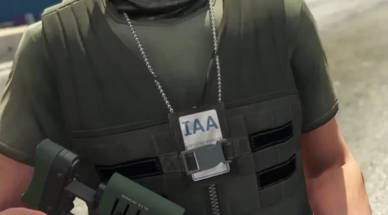 GTA Online: ношение значка IAA на любой одежде